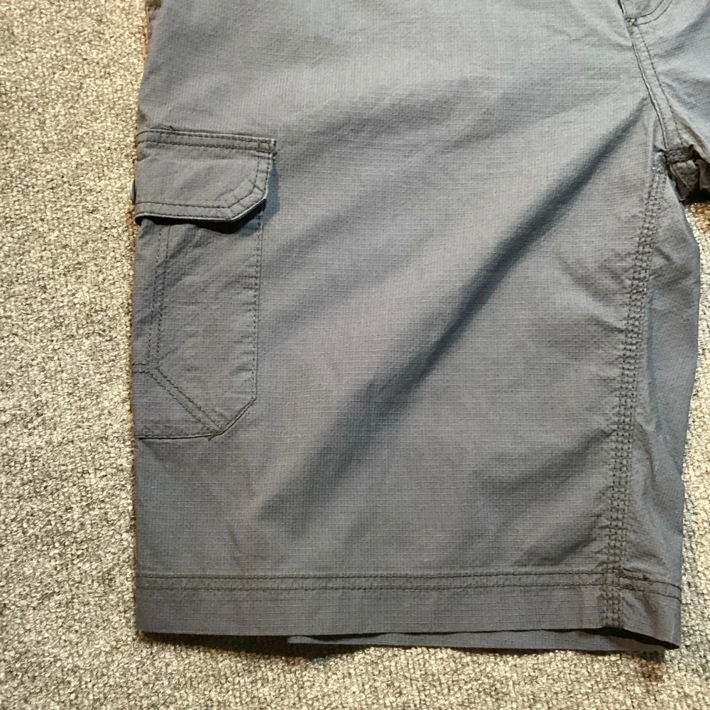 Wearfirst Men's Blue Solid Cargo Shorts Size 40 Stretch Zip Pockets Free Band